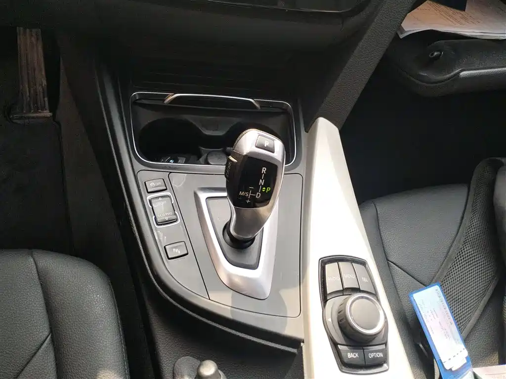 BMW 3 Series GT 2017 — фото 10