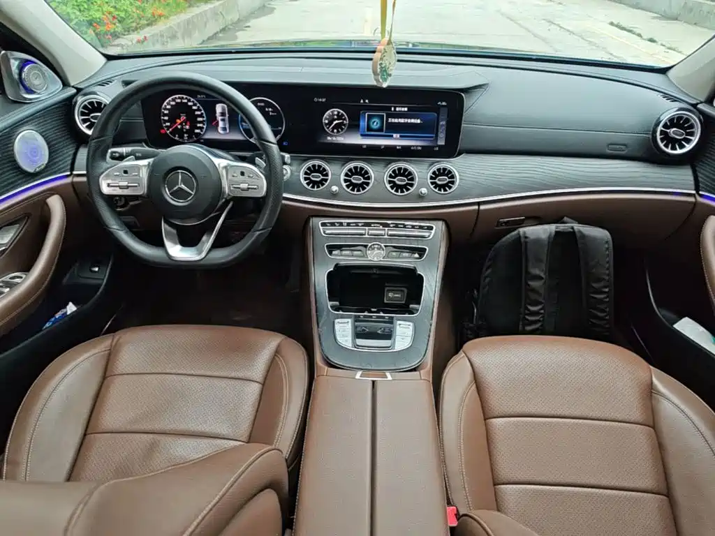 Mercedes-Benz E-Class 2019 — фото 10