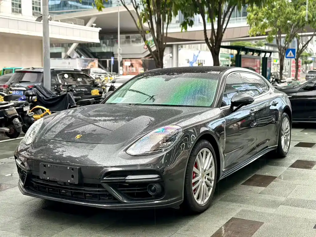 Porsche Panamera 2018 — фото 1