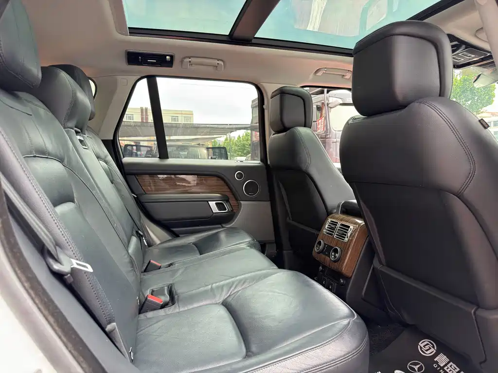 Land Rover Range Rover 2018 — фото 14