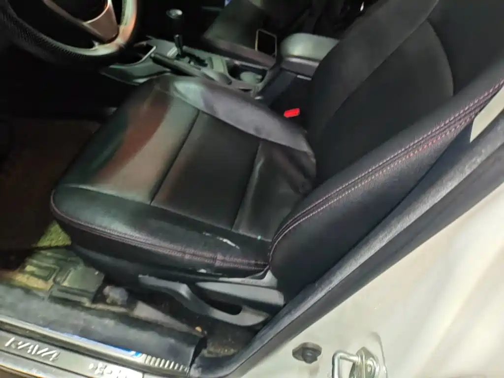 Toyota RAV4 2018 — фото 15