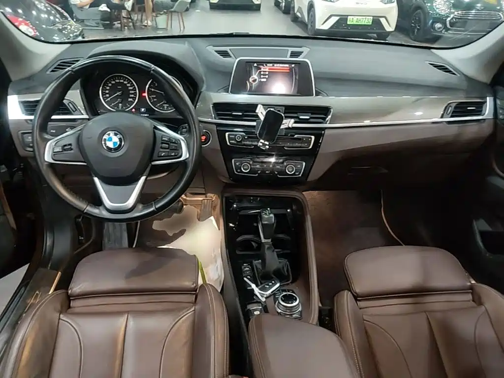 BMW X1 2016 — фото 10