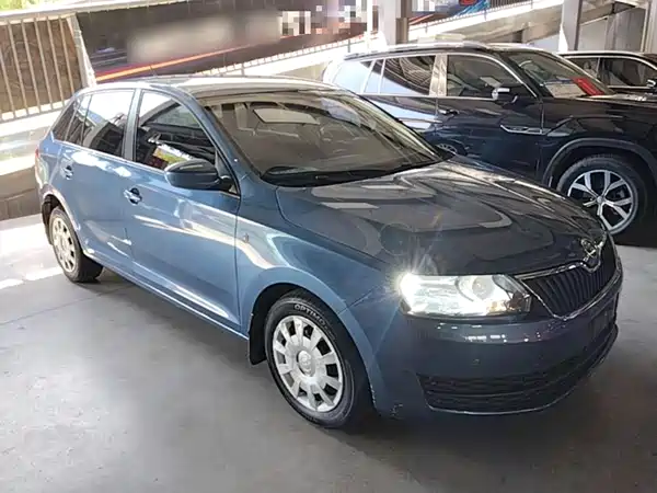 Skoda Rapid Spaceback 2014