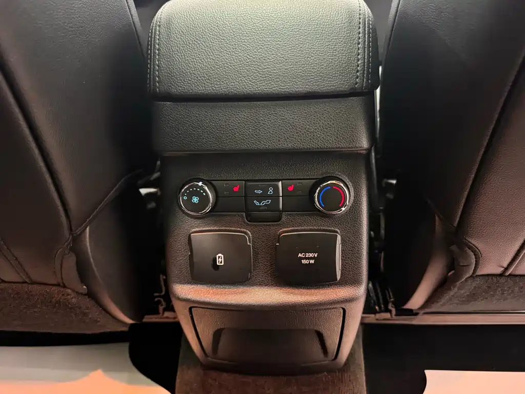 Ford Explorer 2018 — фото 17