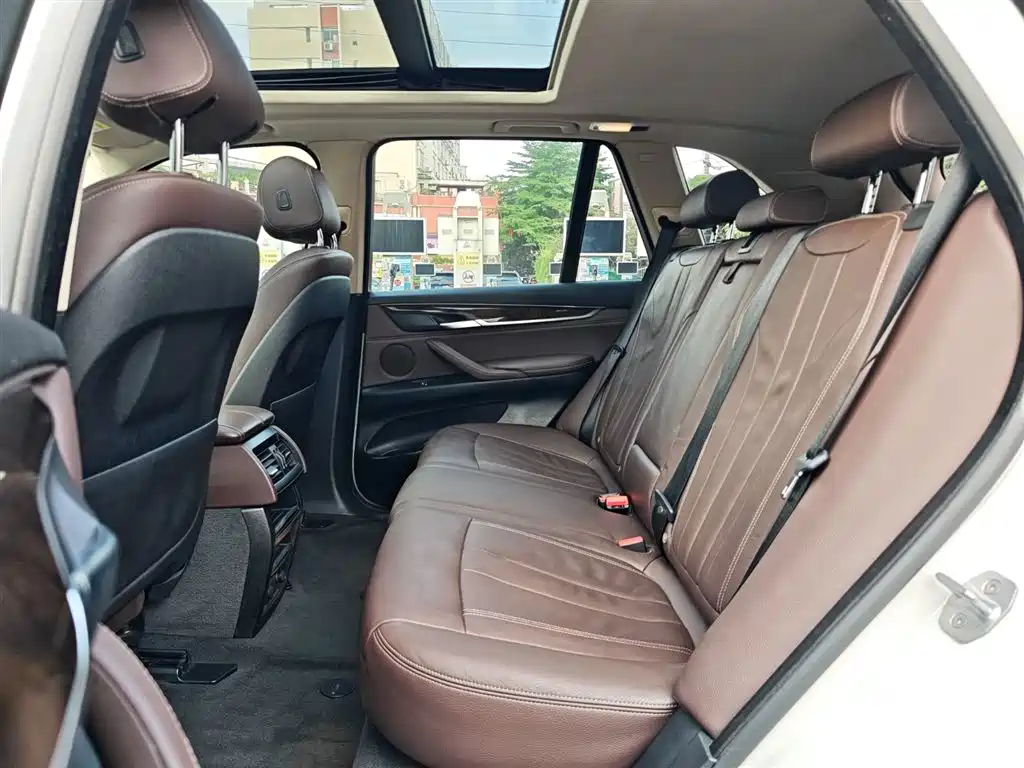 BMW X5 2018 — фото 24