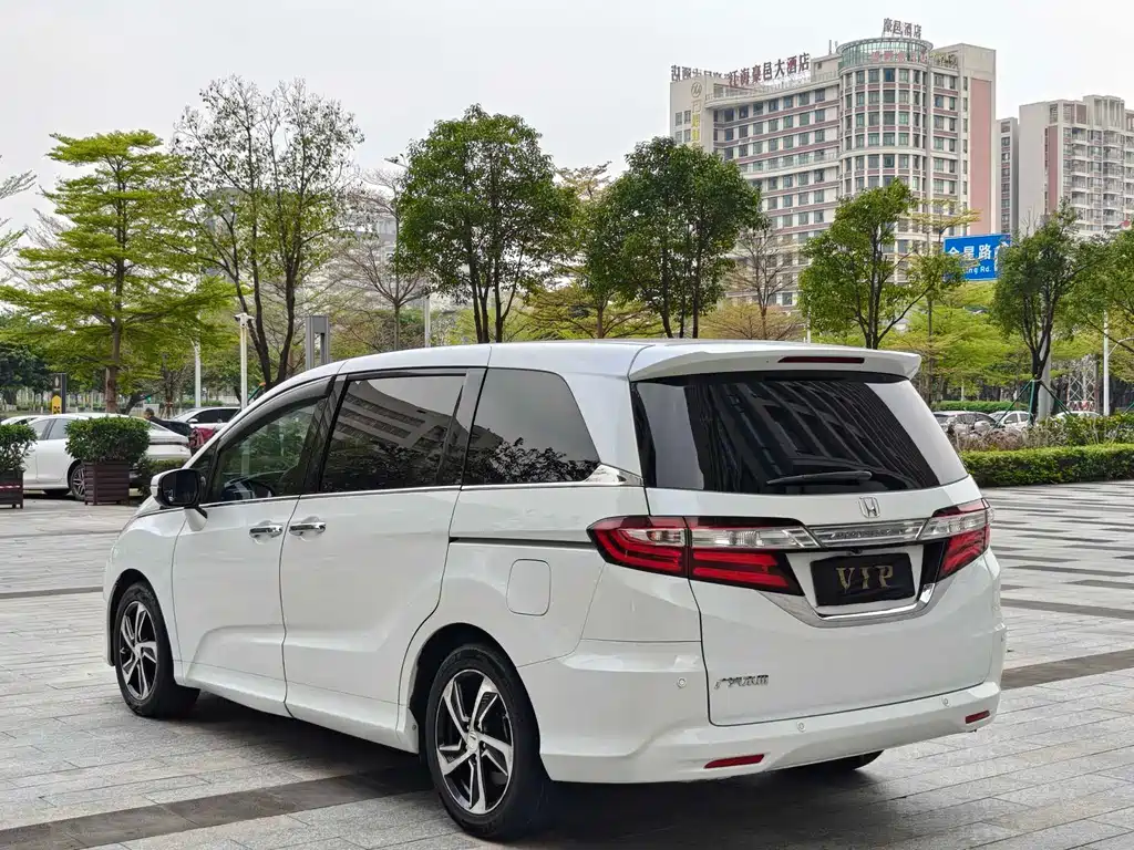 Honda Odyssey 2017 — фото 18