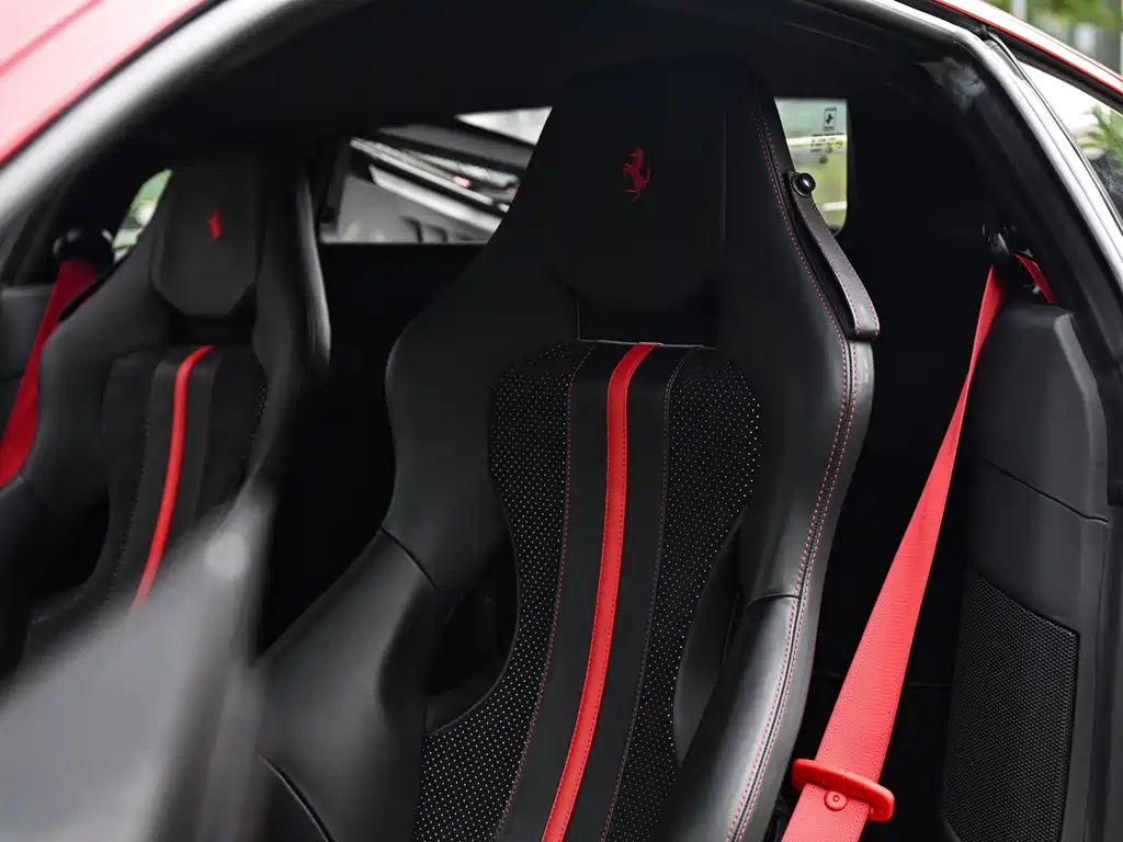 Ferrari F8 2022 — фото 11
