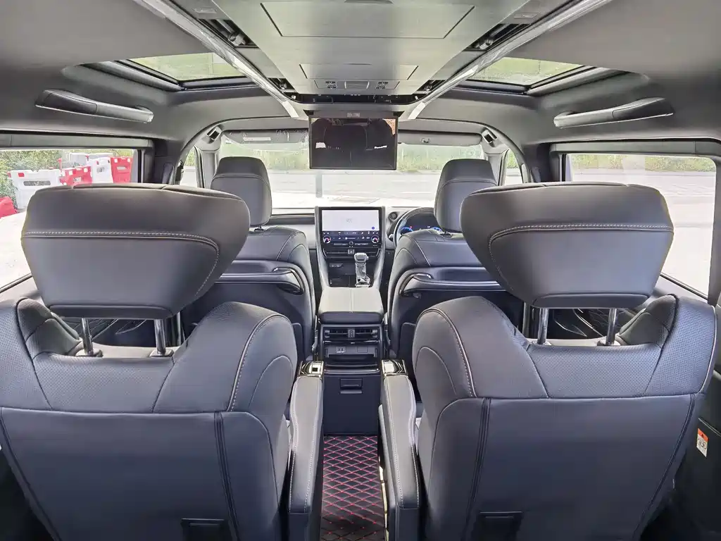 Toyota Alphard — фото 8