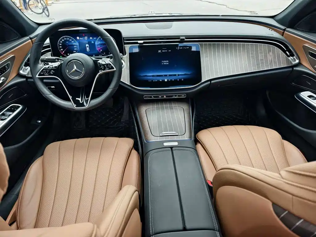 Mercedes-Benz E-Class 2024 — фото 13