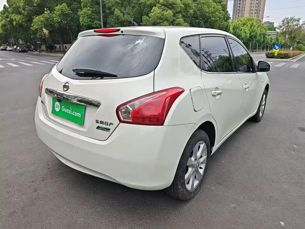 Nissan Tiida 2016 — фото 7