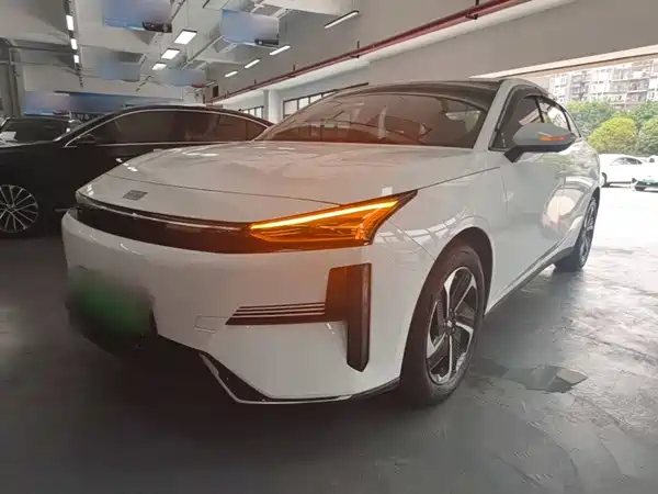 Geely Galaxy L6 2024