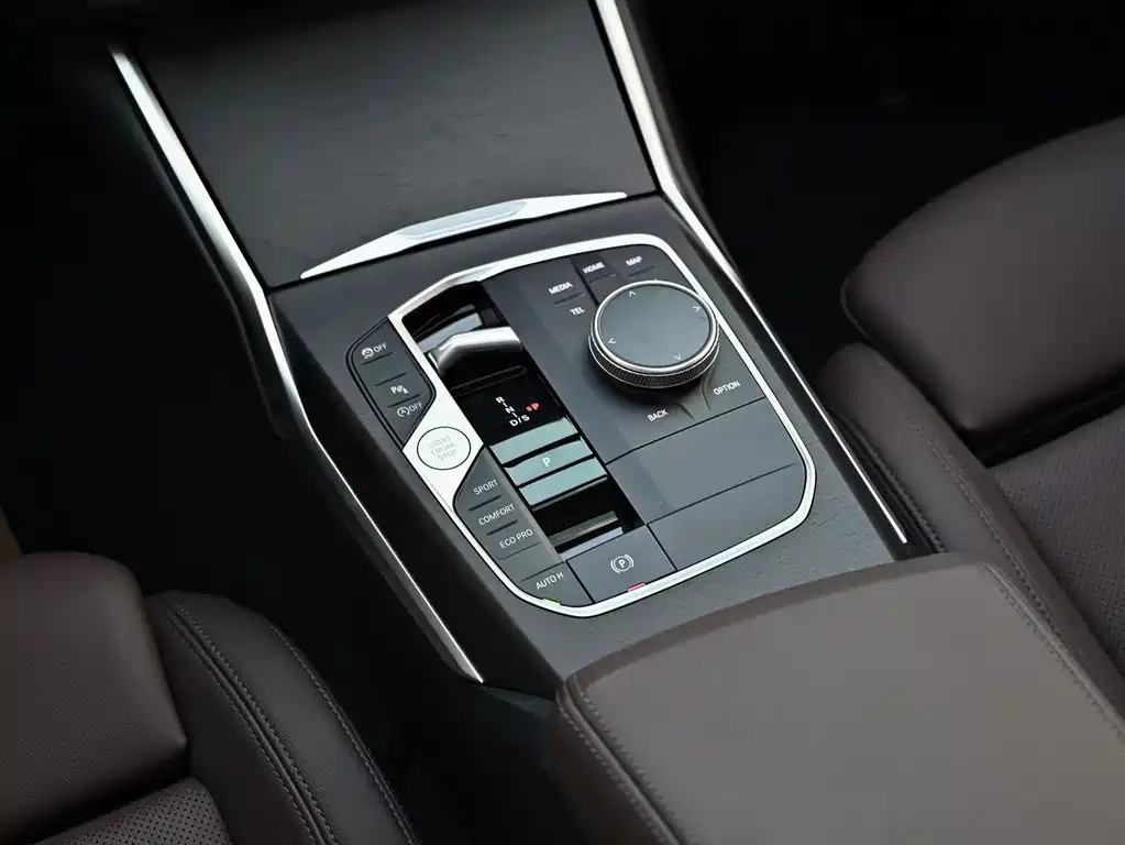 BMW 3 Series 2023 — фото 14