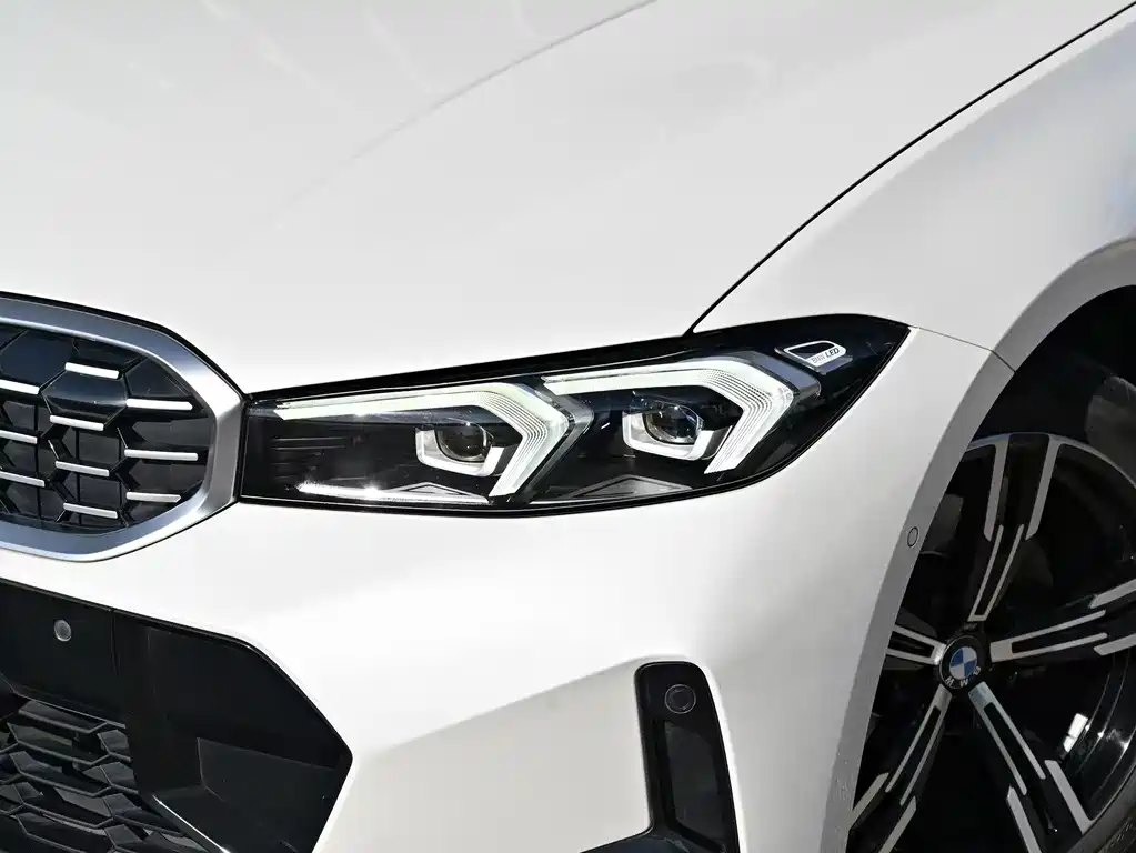 BMW 3 Series 2023 — фото 5