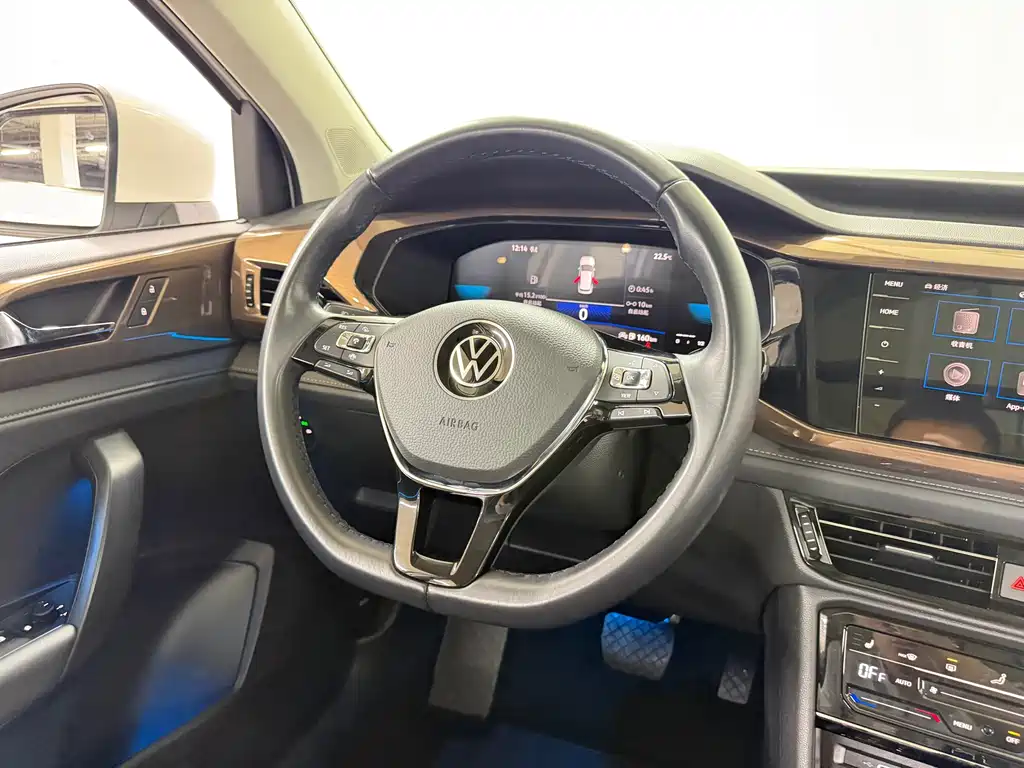 Volkswagen Tharu 2023 — фото 12