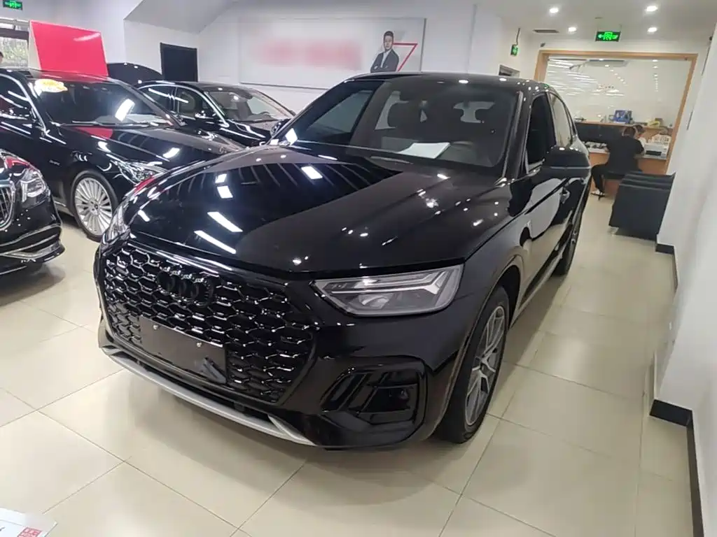 Audi Q5L Sportback 2024 — фото 2