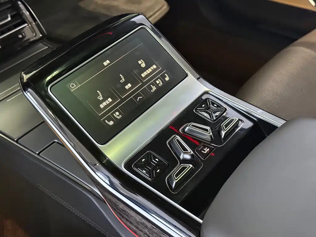 Audi A8 2022 — фото 11