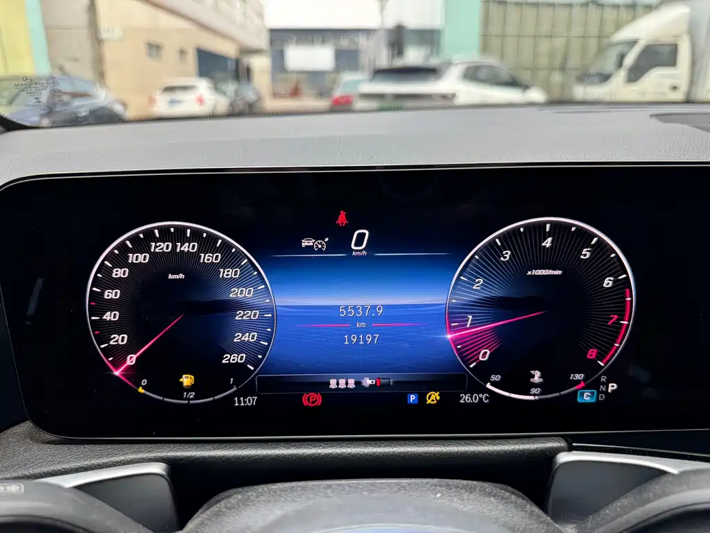 Mercedes-Benz GLB 2023