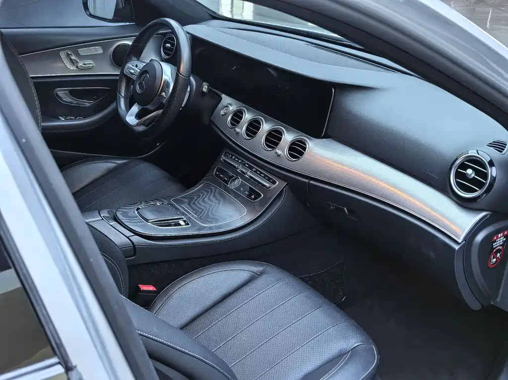 Mercedes-Benz E-Class 2020 — фото 26