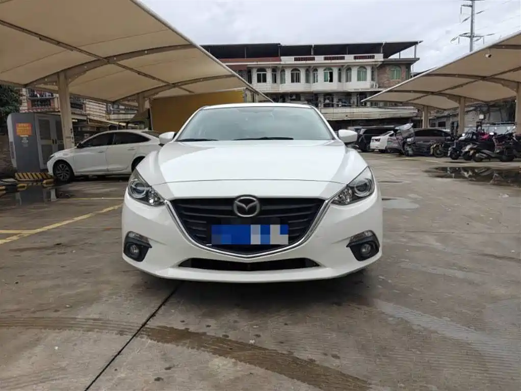 Mazda 3 Axela 2015