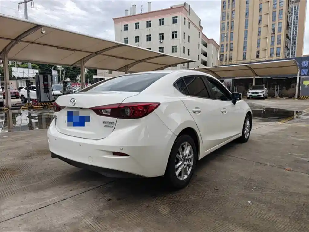 Mazda 3 Axela 2015