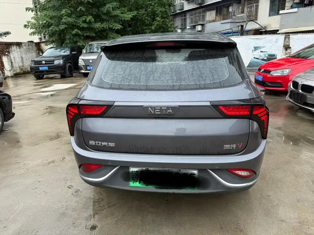 Neta V 2022