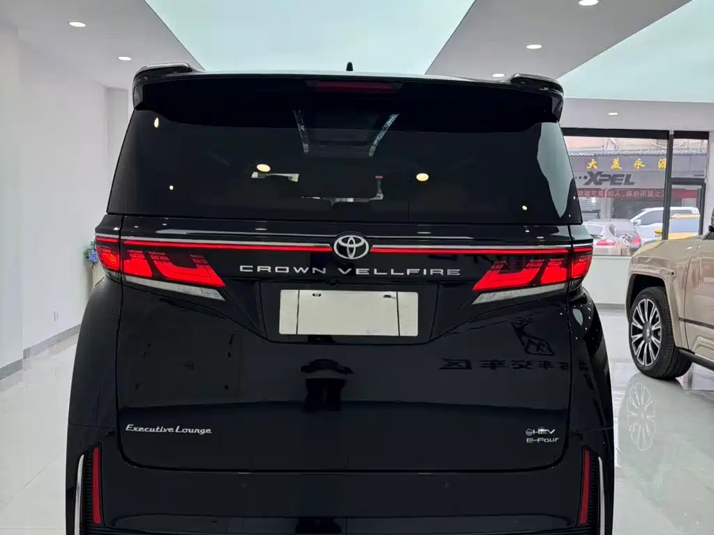 Toyota Vellfire 2024 — фото 9