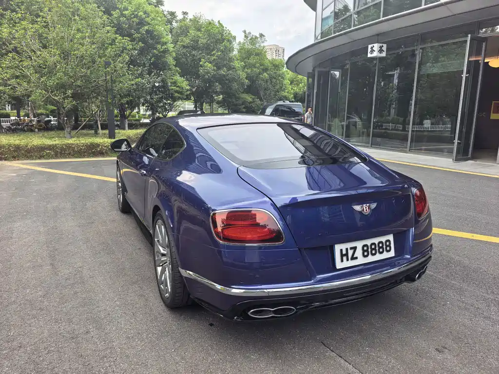 Bentley Continental 2018 — фото 15