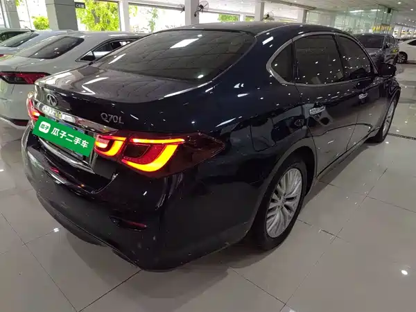 Infiniti Q70 2017