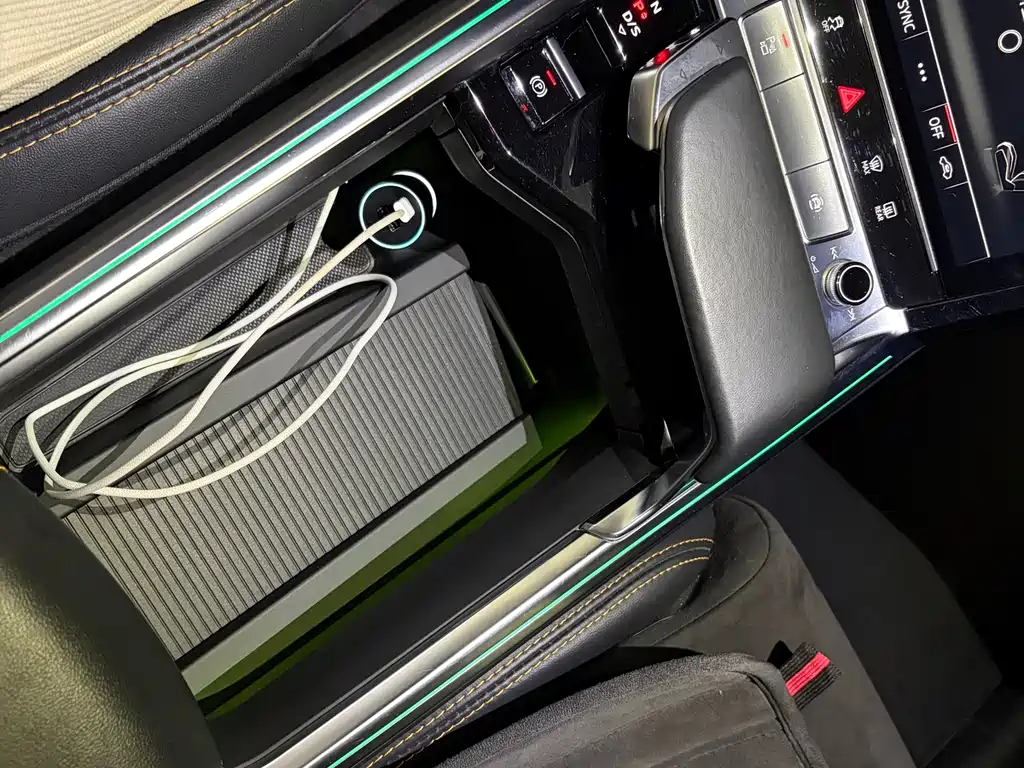 Audi e-tron 2022 — фото 15