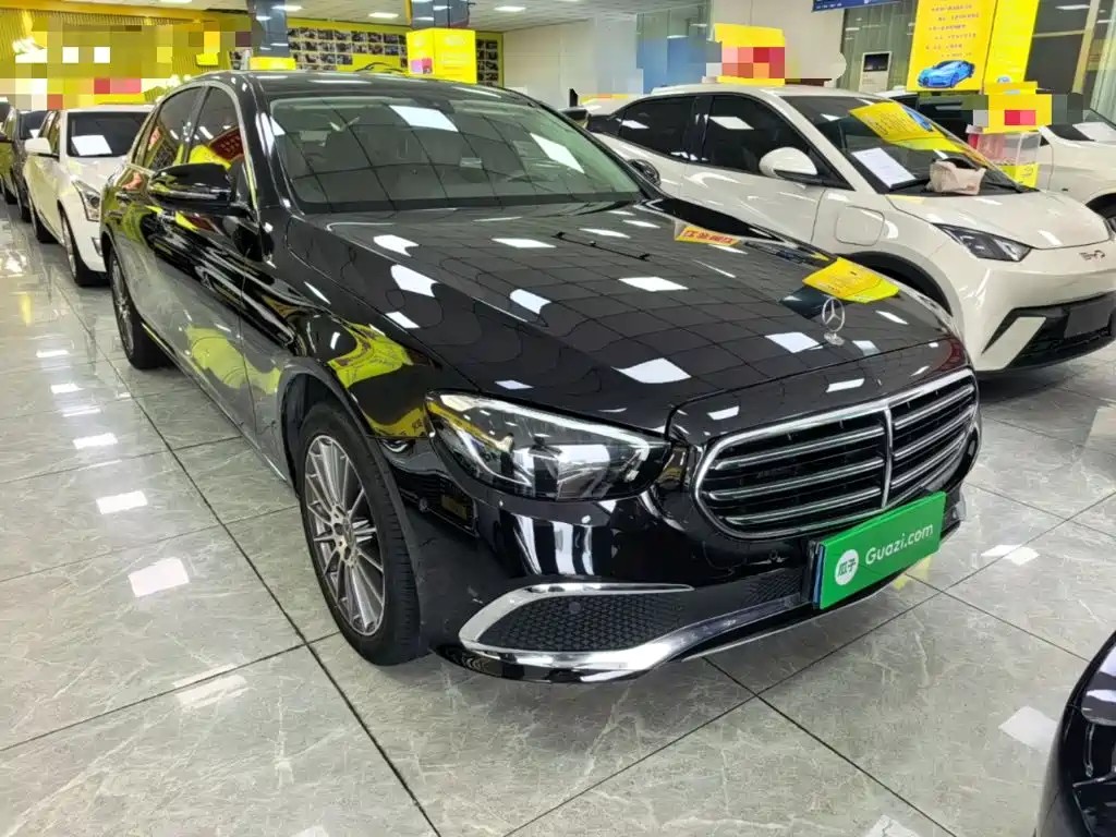 Mercedes-Benz E-Class 2022