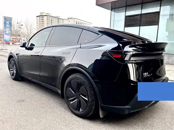 Tesla Model Y 2026