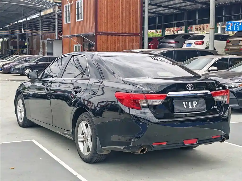 Toyota Reiz 2015 — фото 7
