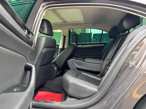 Volkswagen Phideon 2018