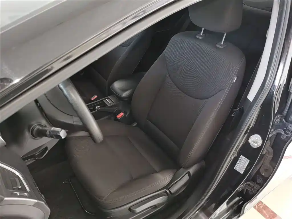 Hyundai Elantra Langdong 2015 — фото 11