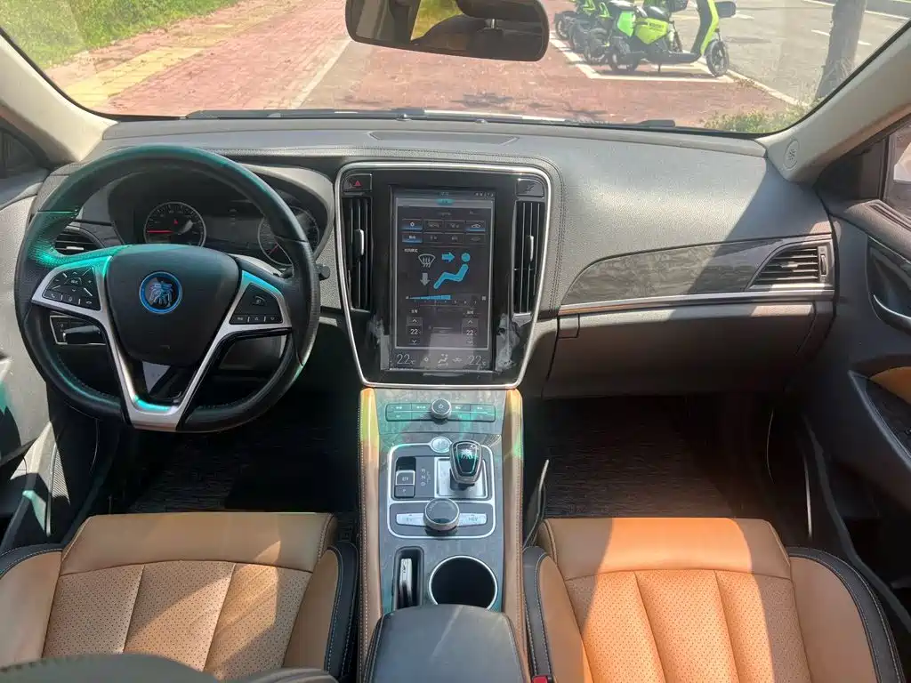 BYD Qin NEV 2018 — фото 8