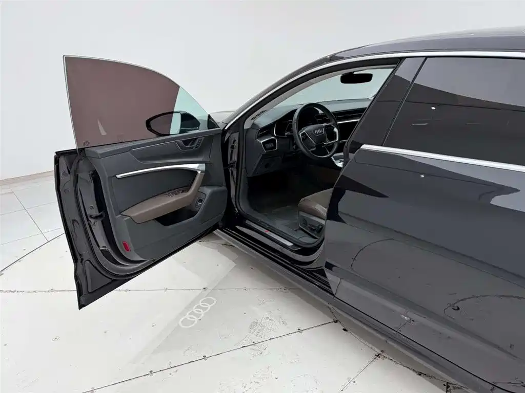 Audi A7L 2022 — фото 13