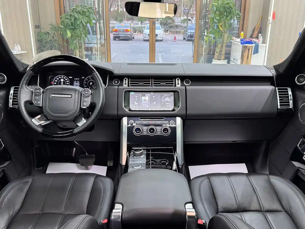 Land Rover Range Rover 2018 — фото 18