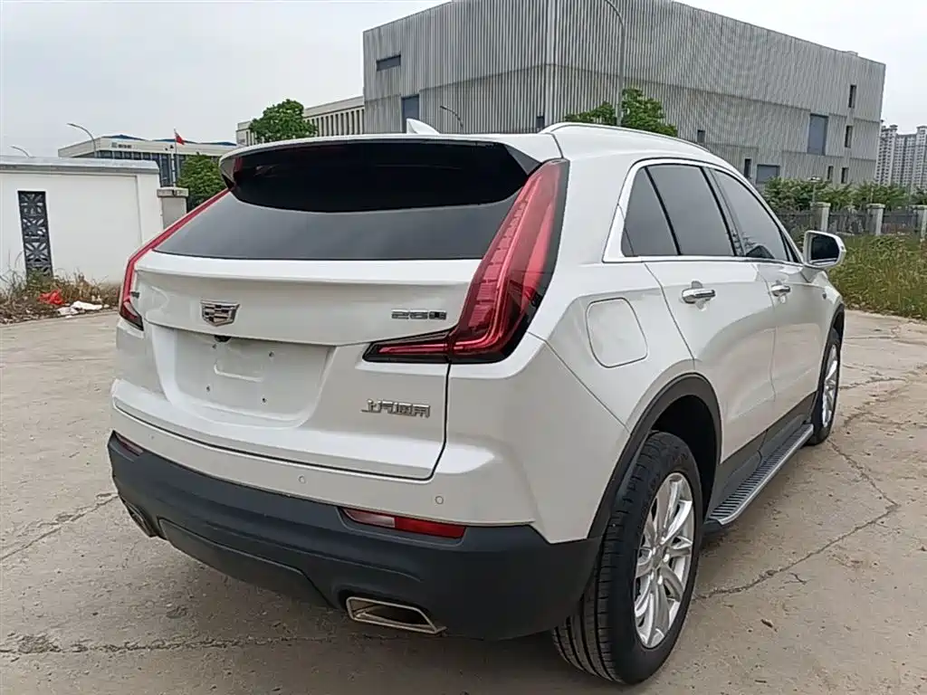 Cadillac XT4 2021 — фото 7