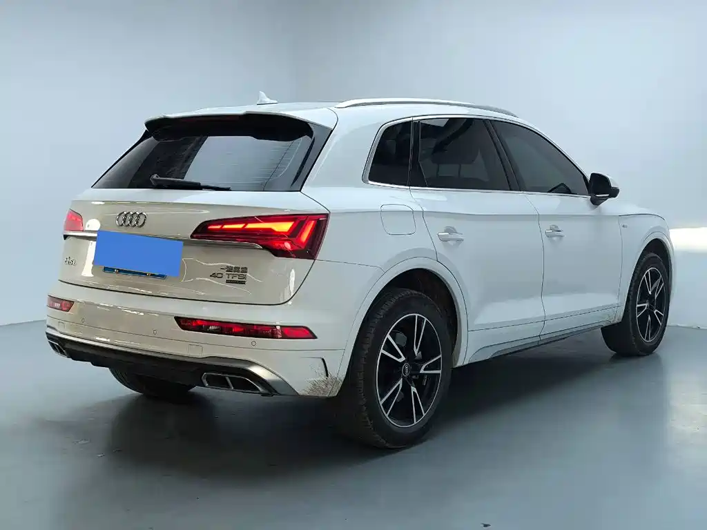 Audi Q5L 2023 — фото 4