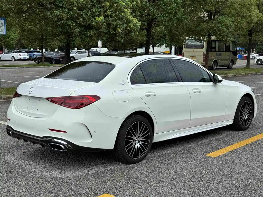 Mercedes-Benz C-Class 2025 — фото 10