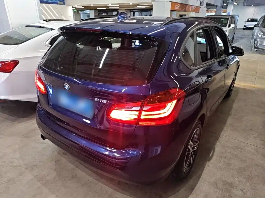 BMW 2 Series Active Tourer 2017 — фото 7