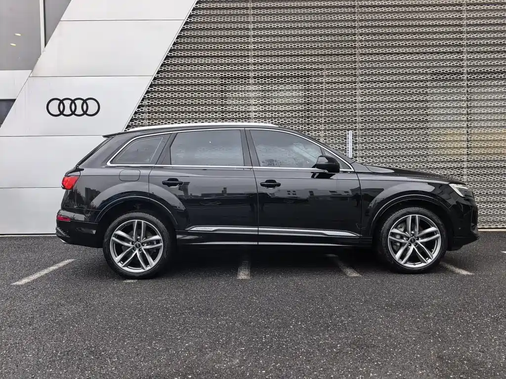 Audi Q7 2025 — фото 3