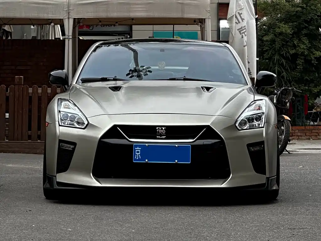 Nissan GT-R 2012 — фото 2