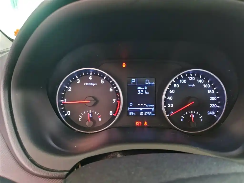 Hyundai Elantra 2019 — фото 12
