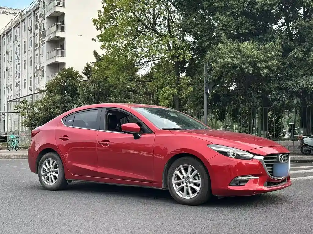 Mazda 3 Axela 2017 — фото 25