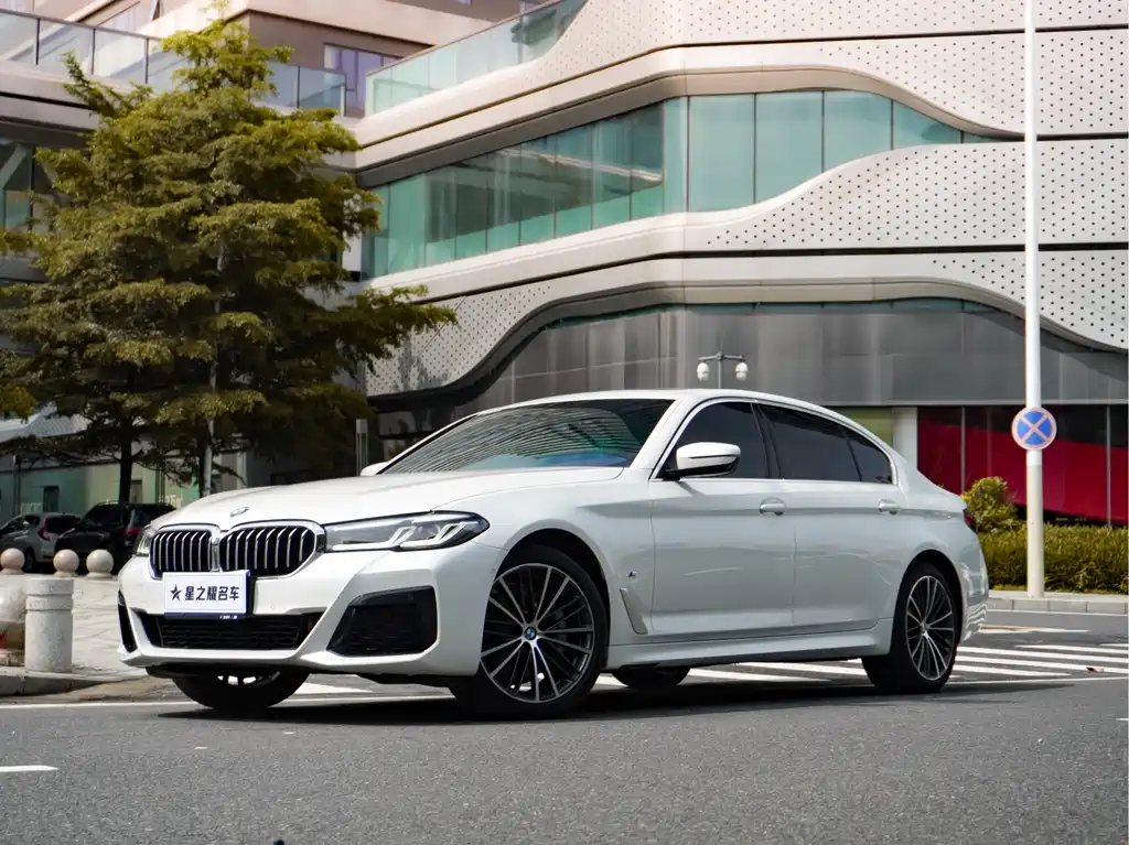 BMW 5 Series 2023 — фото 1