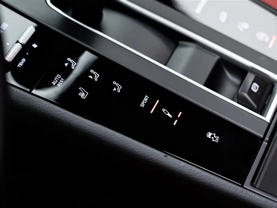 Porsche Macan 2023 — фото 18