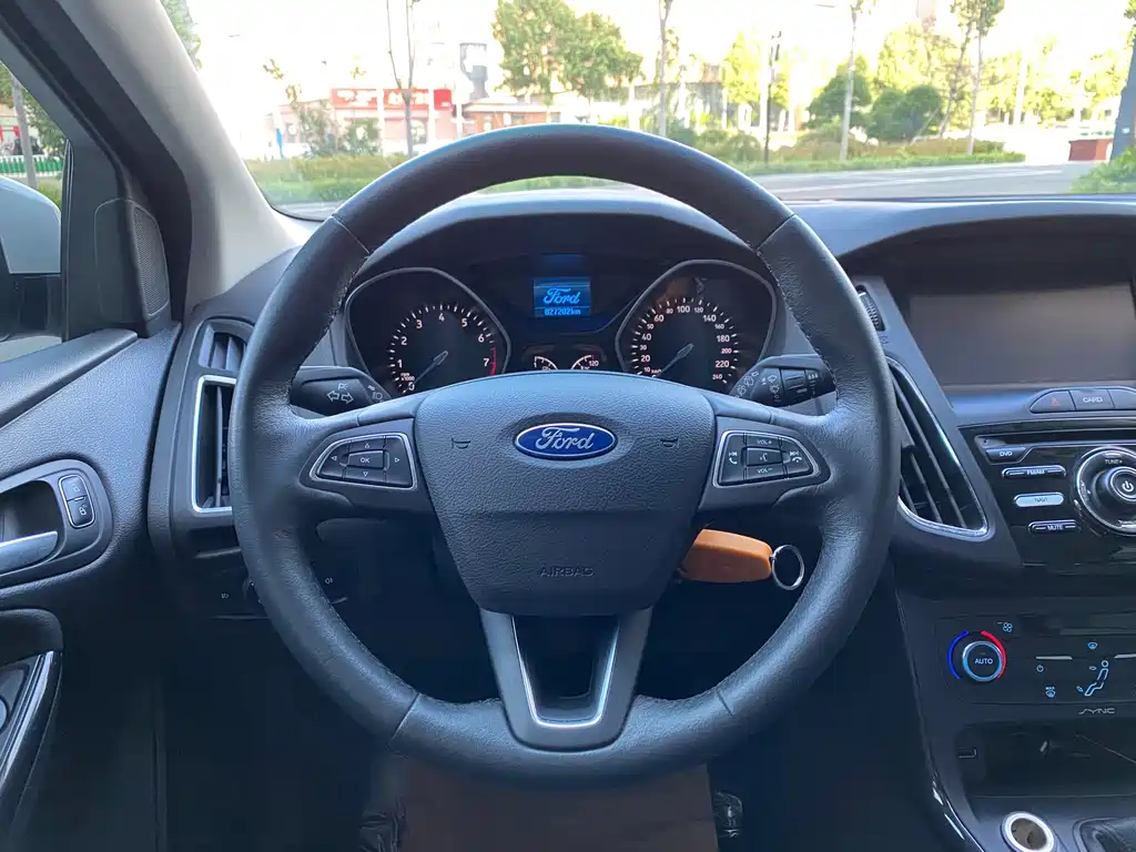 Ford Focus 2016 — фото 13