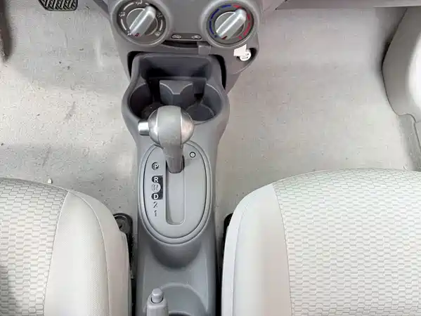 Nissan March 2013