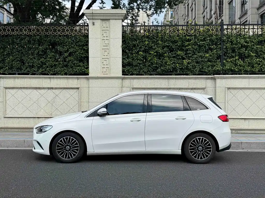 Mercedes-Benz B-Class 2021
